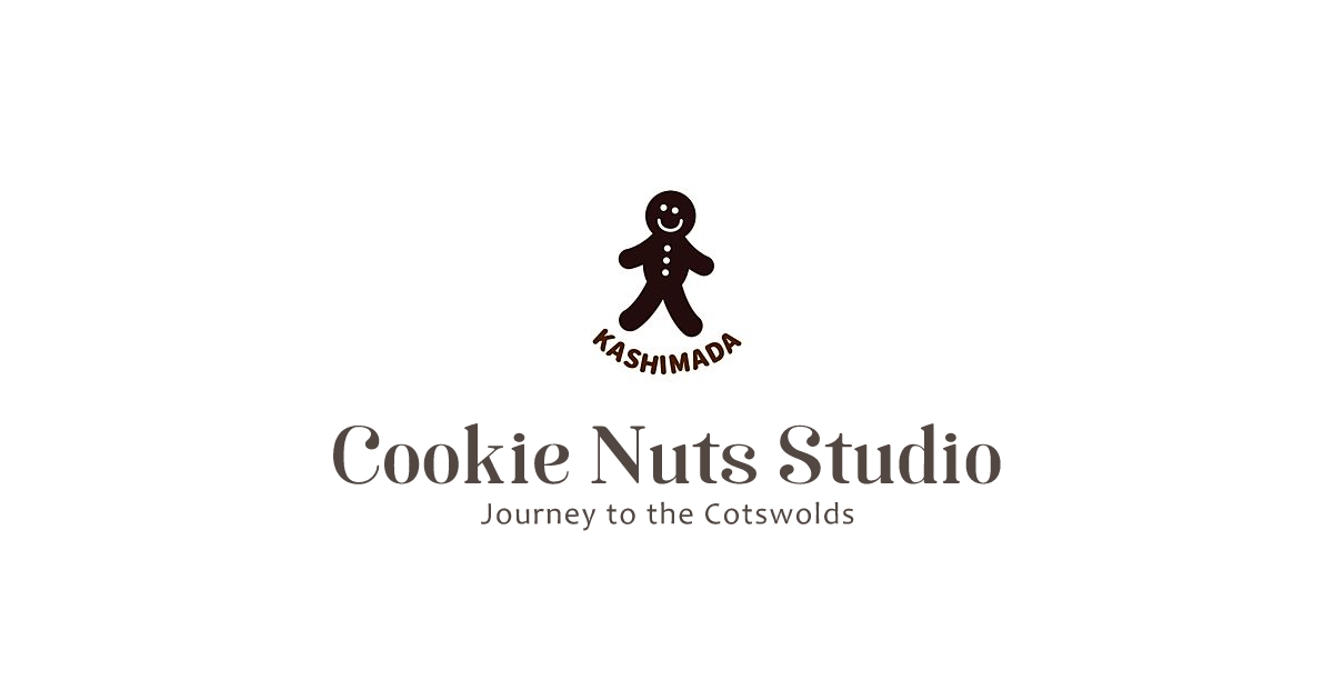 茶色いジンジャーブレッドマンのイラストが目印のクッキーナッツスタジオのロゴマーク